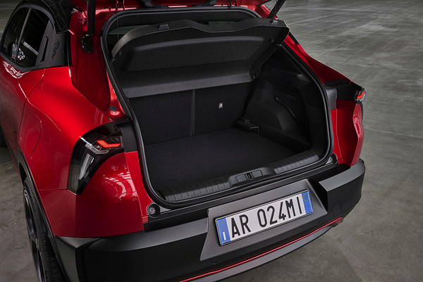 Alfa Romeo Junior Veloce trunk view