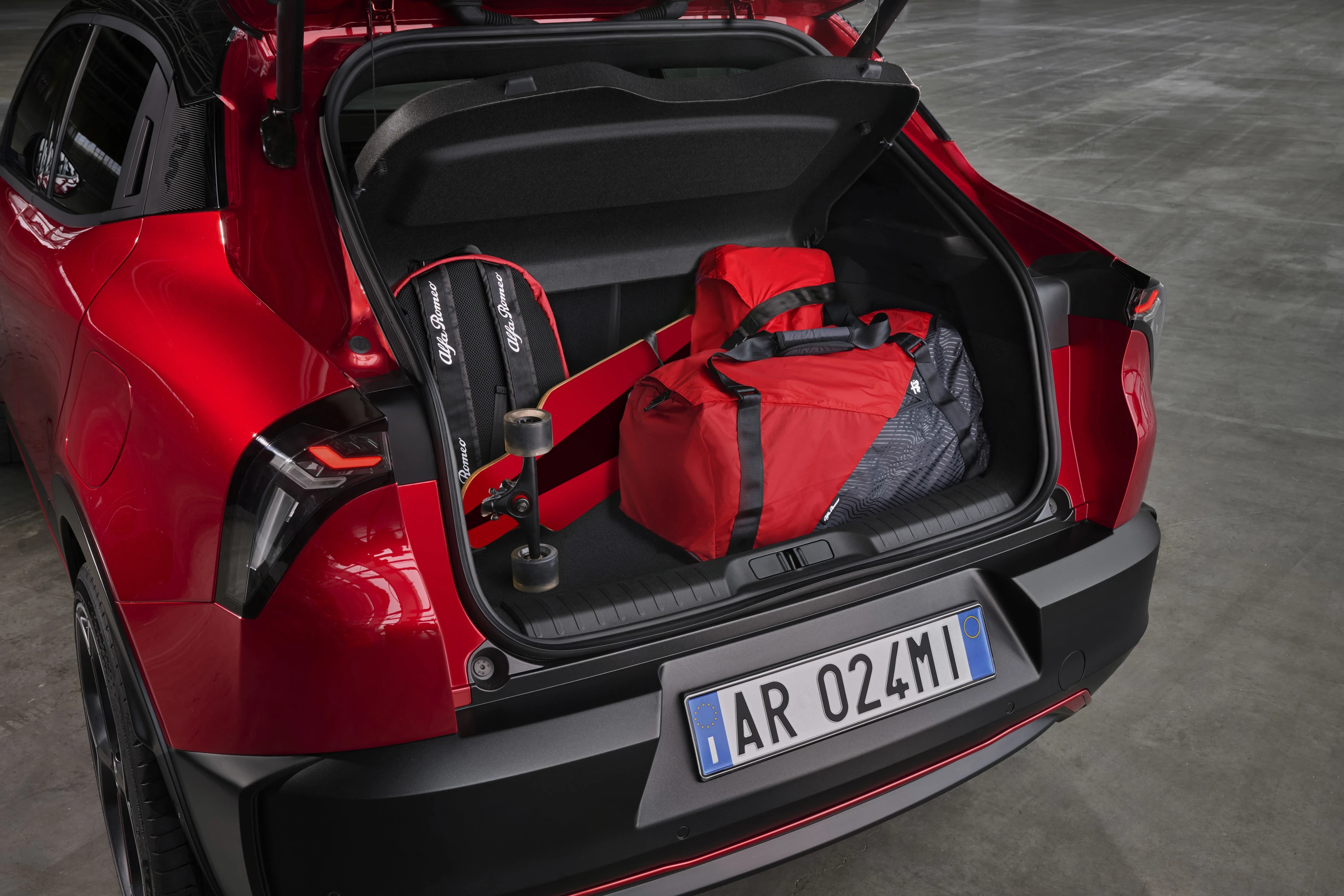 Alfa Romeo Junior Veloce trunk view