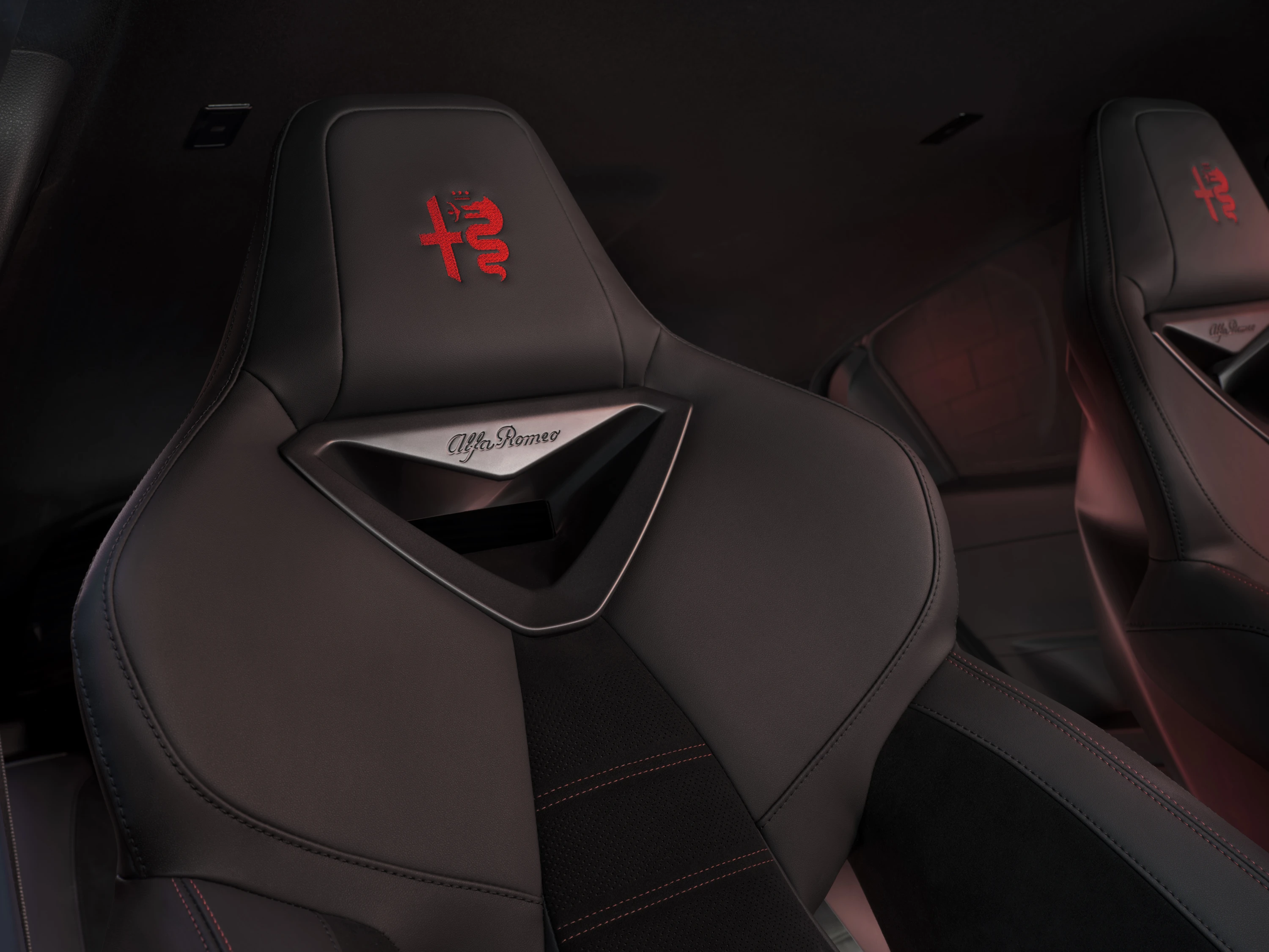 Alfa Romeo Junior Veloce frontseats view