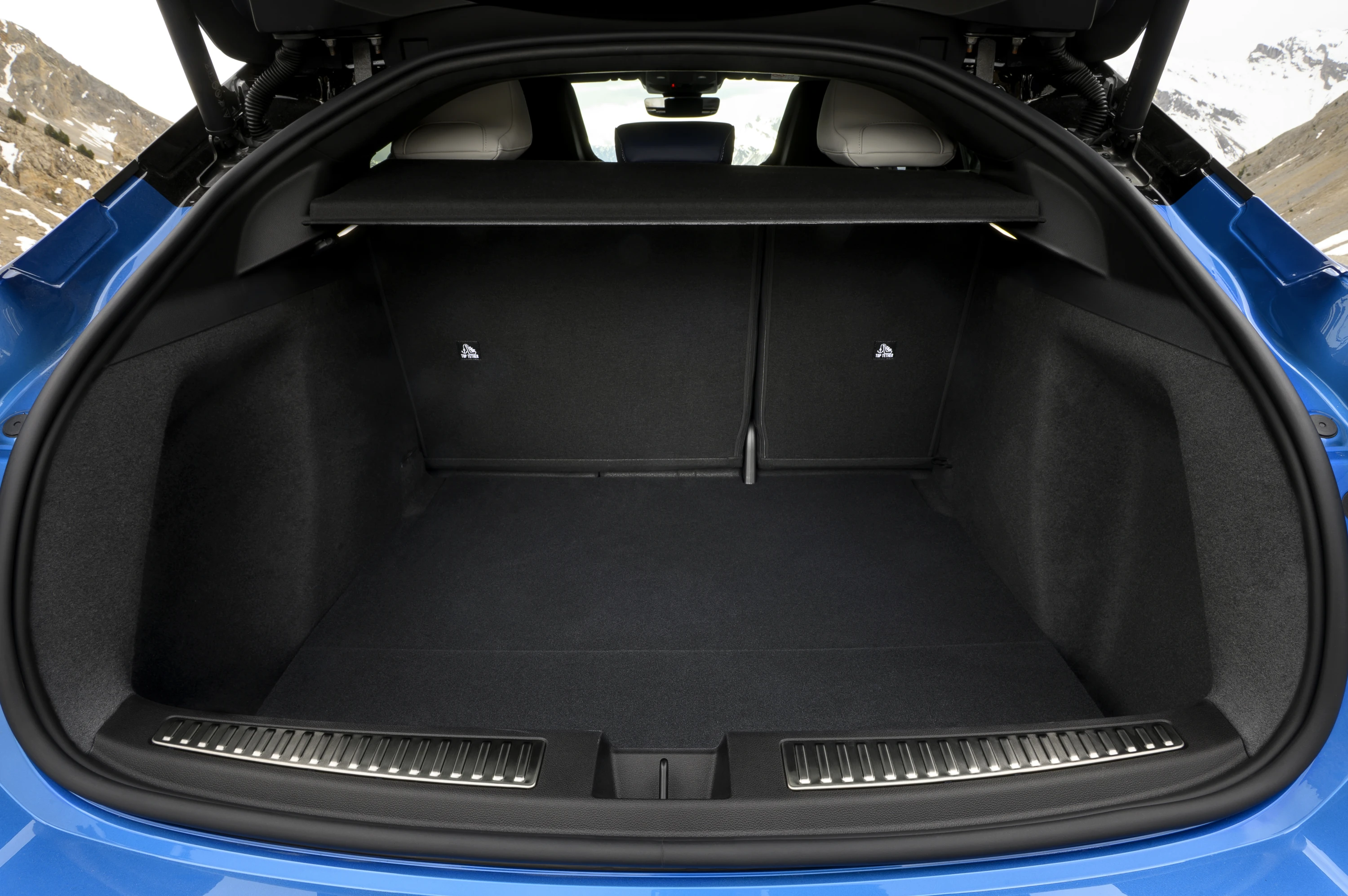 Alpine A390 GT trunk view