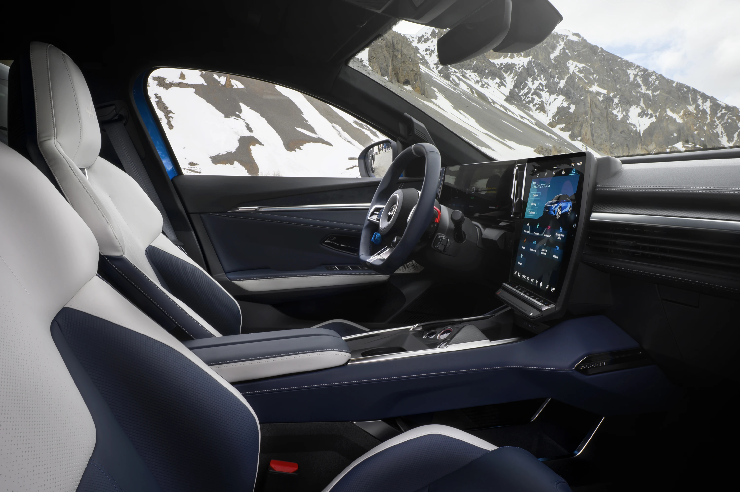 Alpine A390 GTS frontseats view