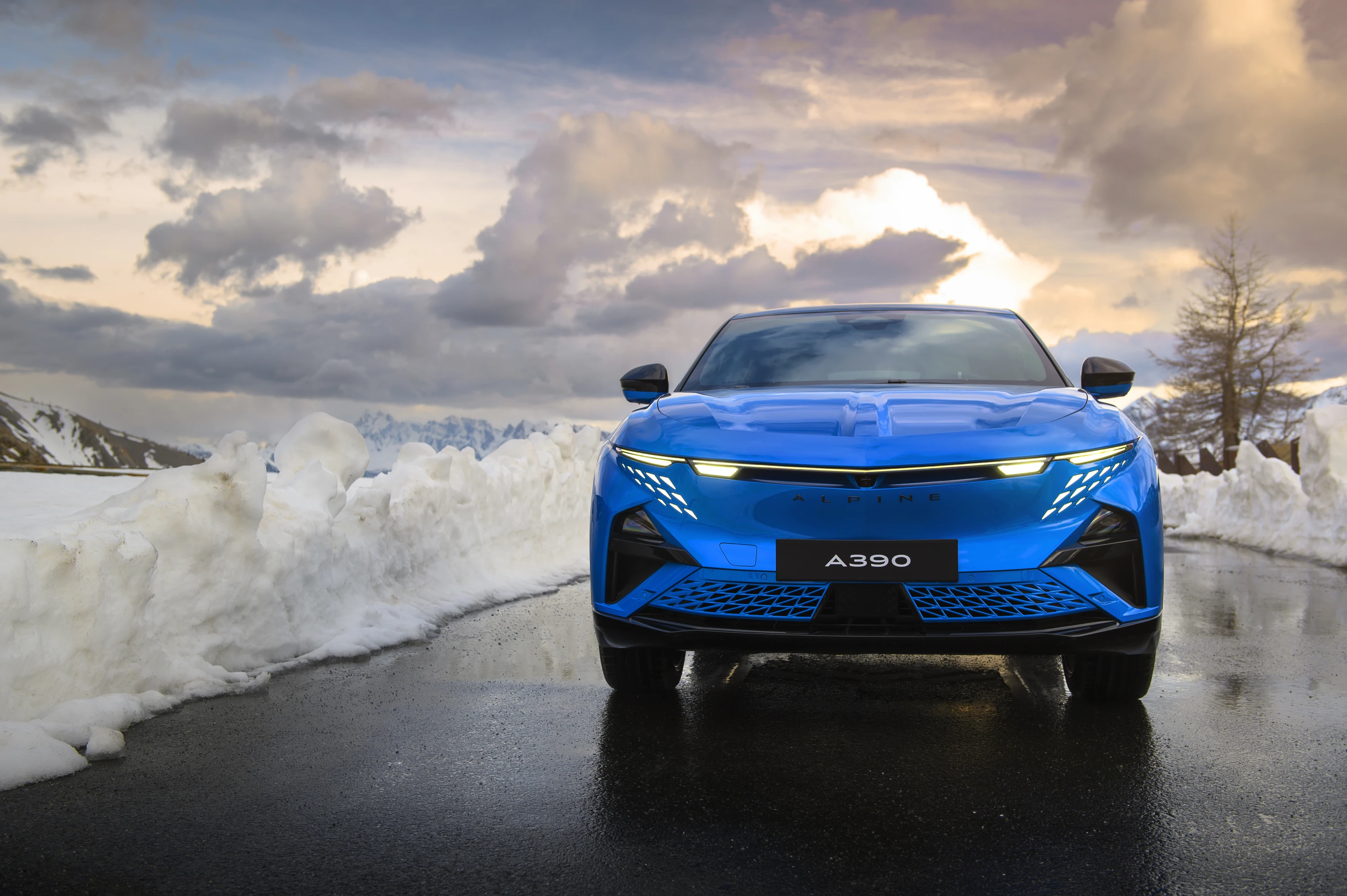 Alpine A390 GTS exterior view