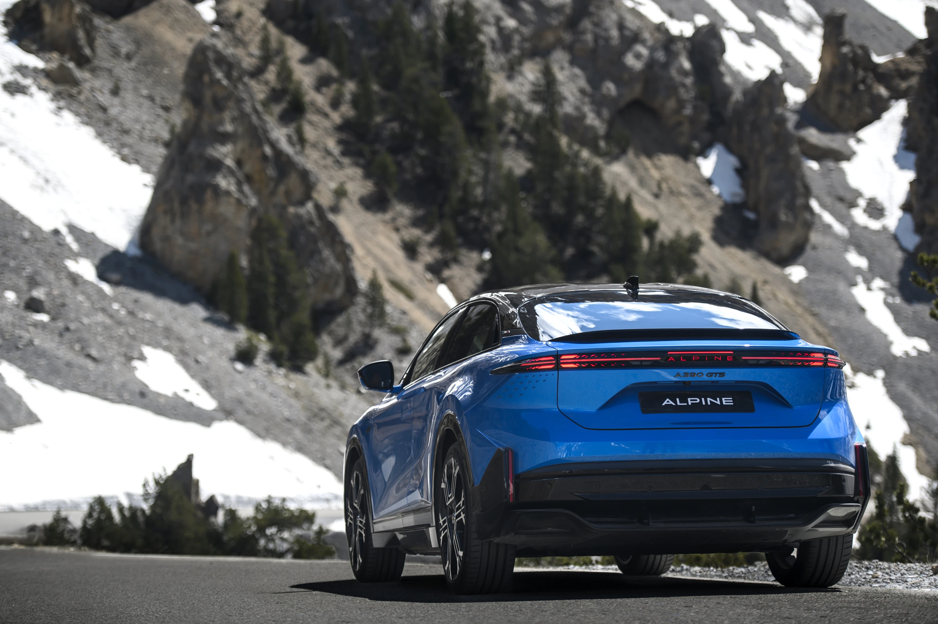 Alpine A390 GTS exterior view