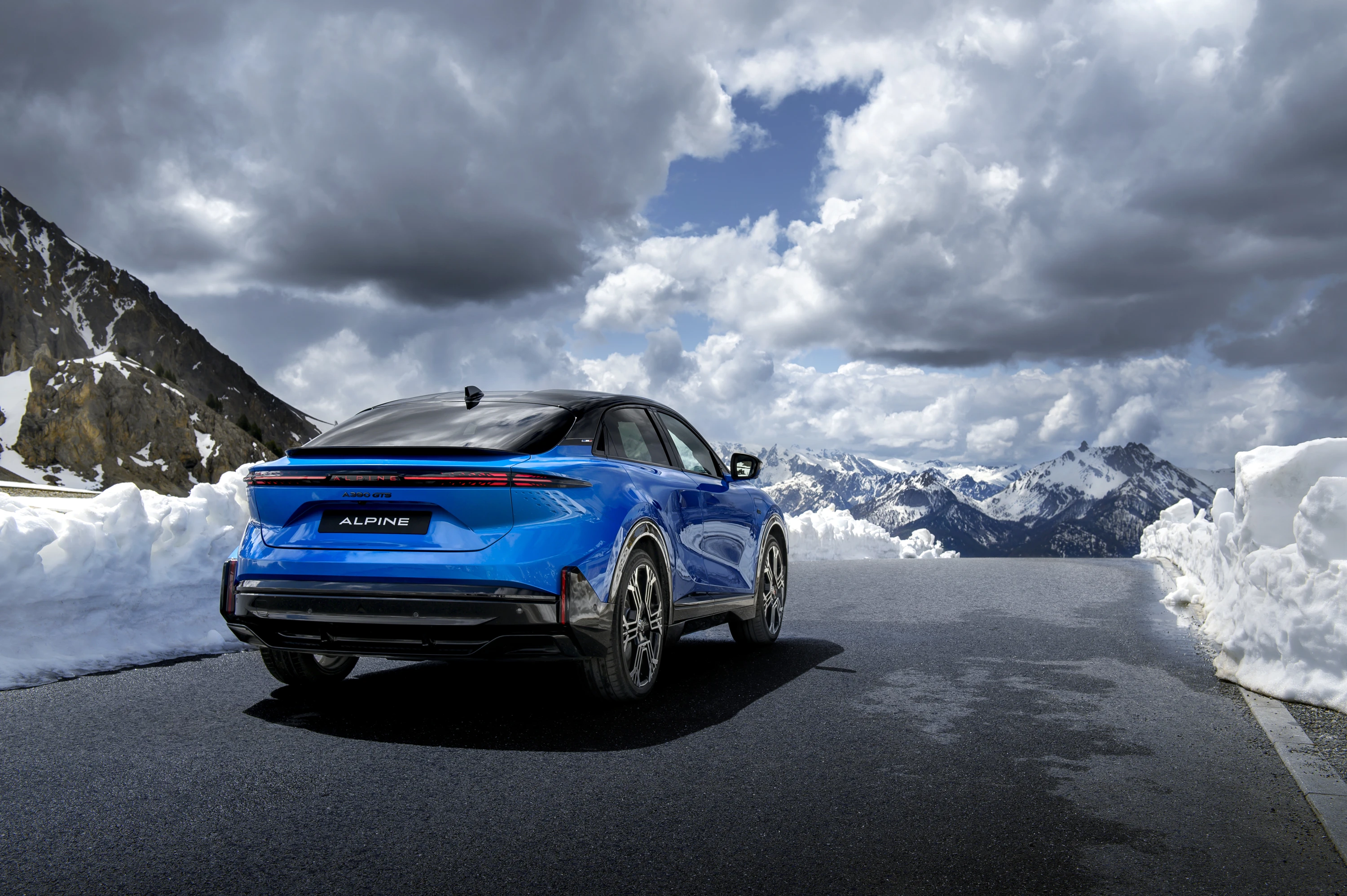 Alpine A390 GTS exterior view