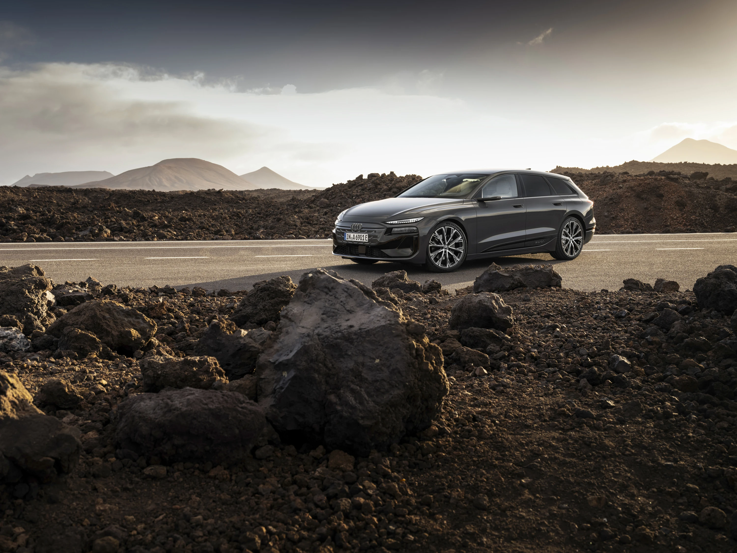 Audi A6 Avant e-tron quattro exterior view