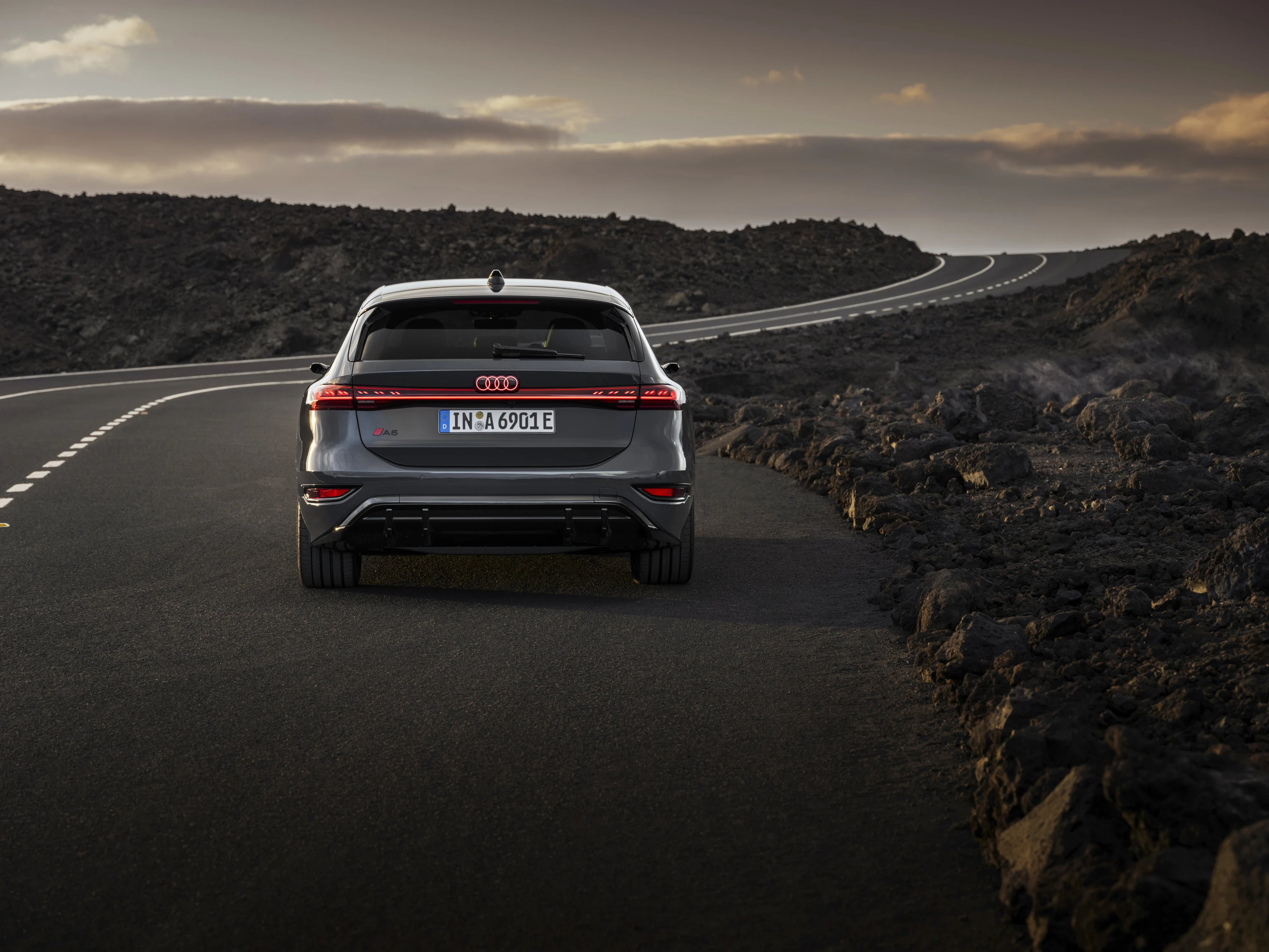 Audi A6 Avant e-tron quattro exterior view