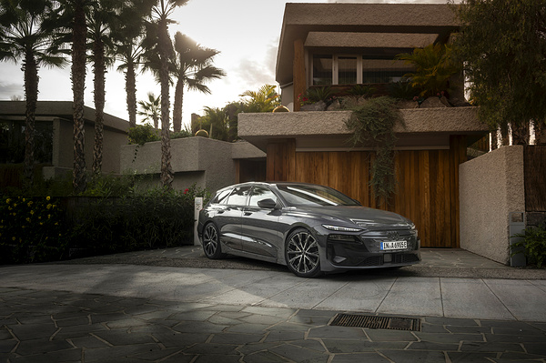 Audi A6 Avant e-tron quattro main view