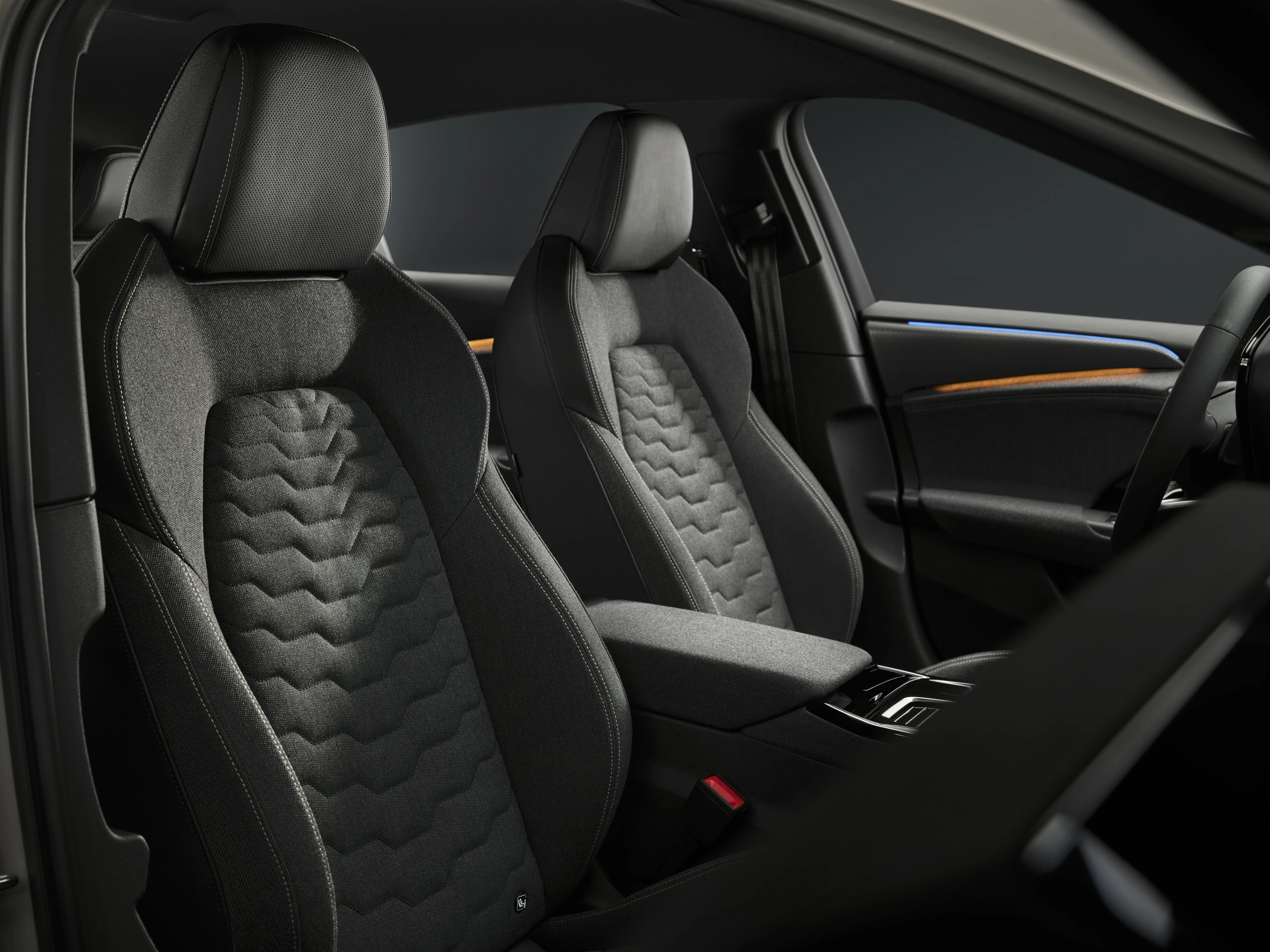 Audi A6 Sportback e-tron performance frontseats view