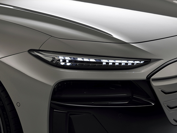 Audi A6 Sportback e-tron quattro headlights view