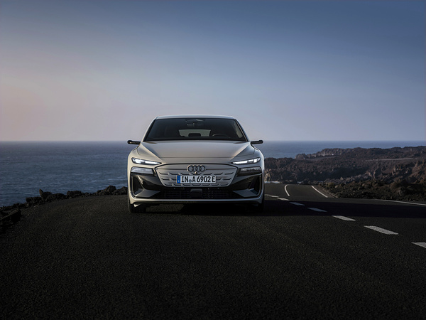 Audi A6 Sportback e-tron quattro headlights view