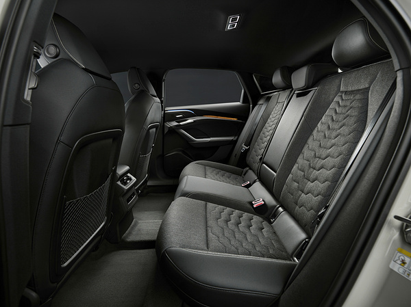 Audi A6 Sportback e-tron quattro secondrowseats view