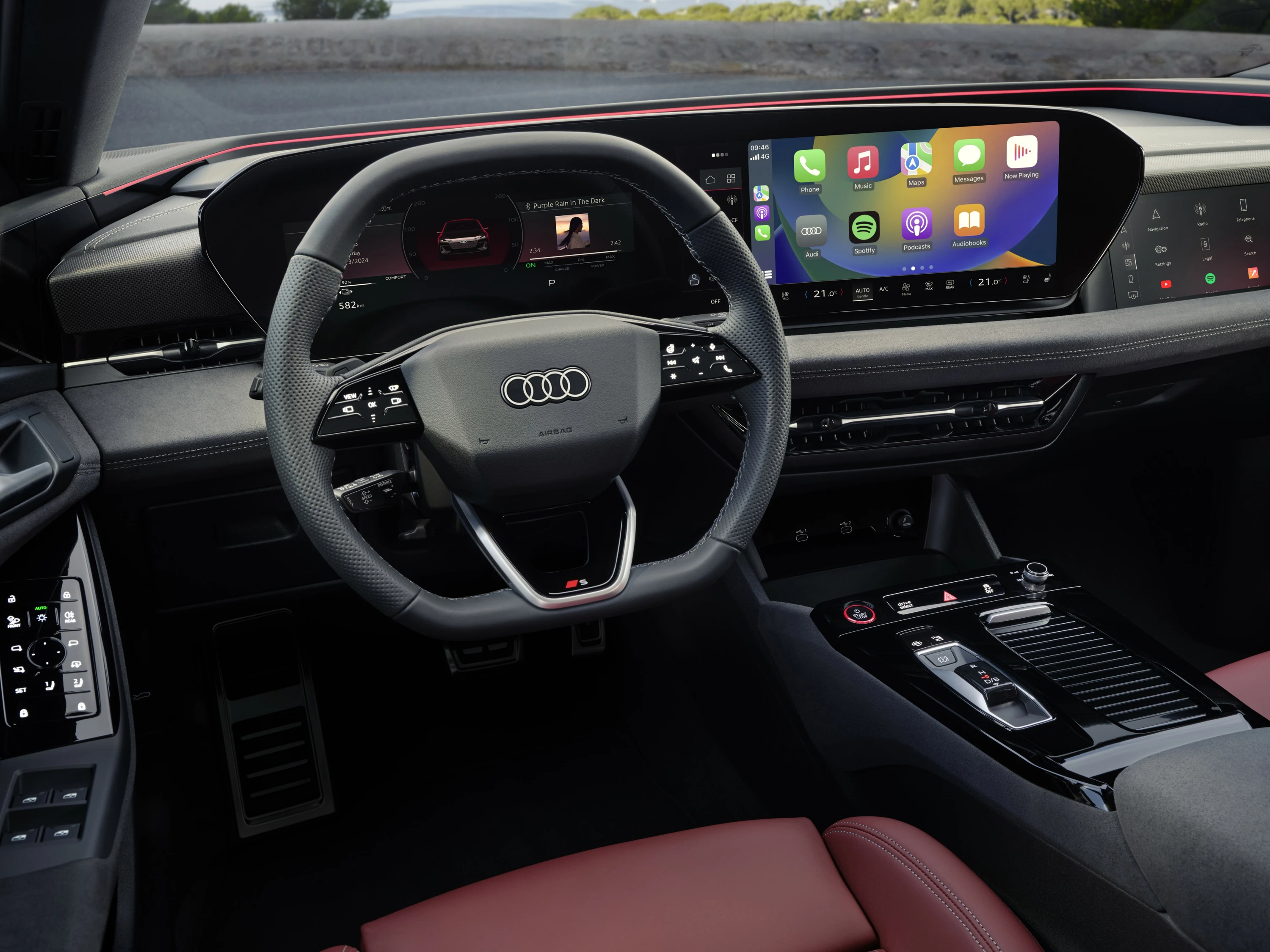 Audi S6 Avant e-tron screens view