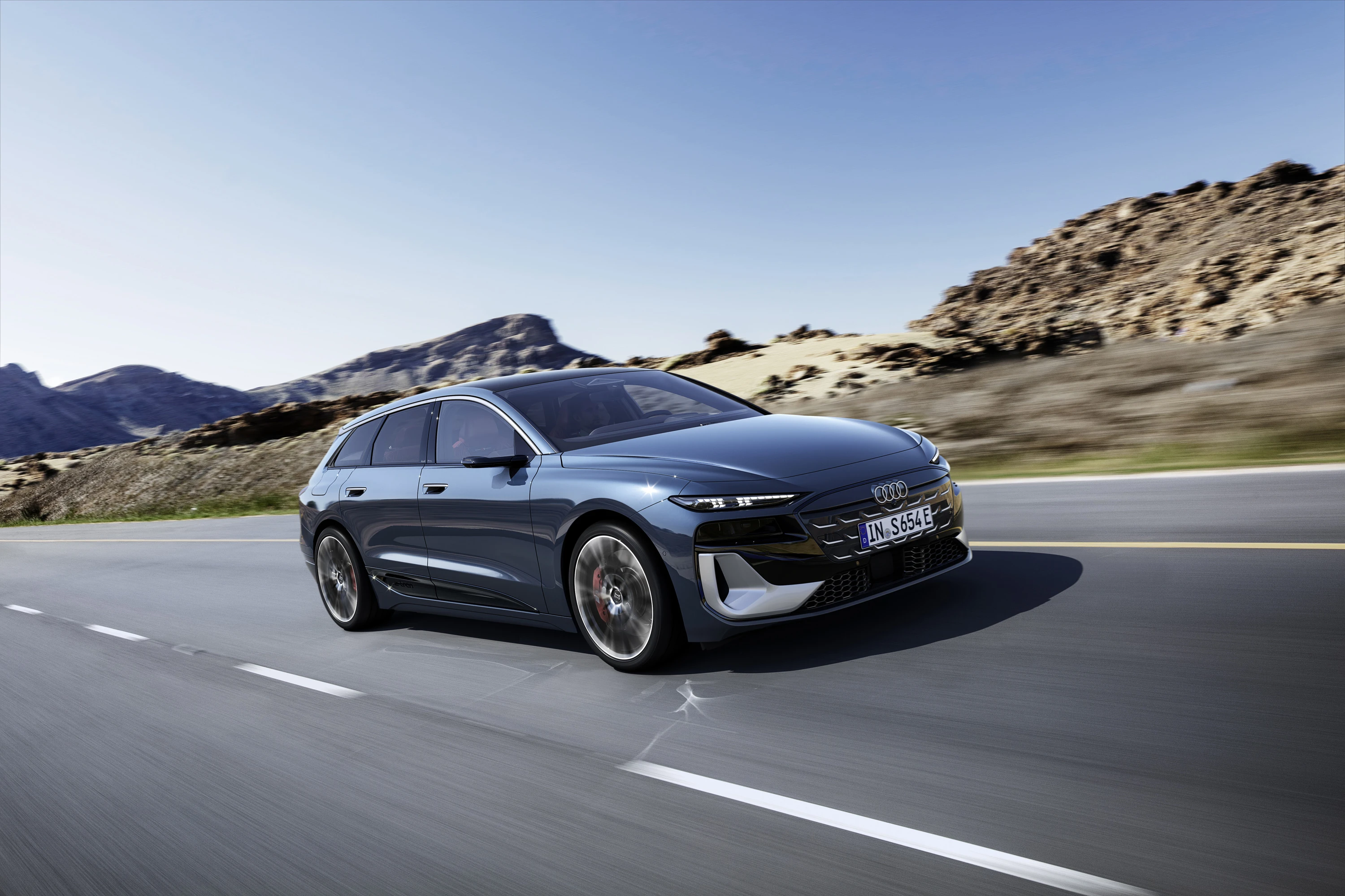 Audi S6 Avant e-tron exterior view
