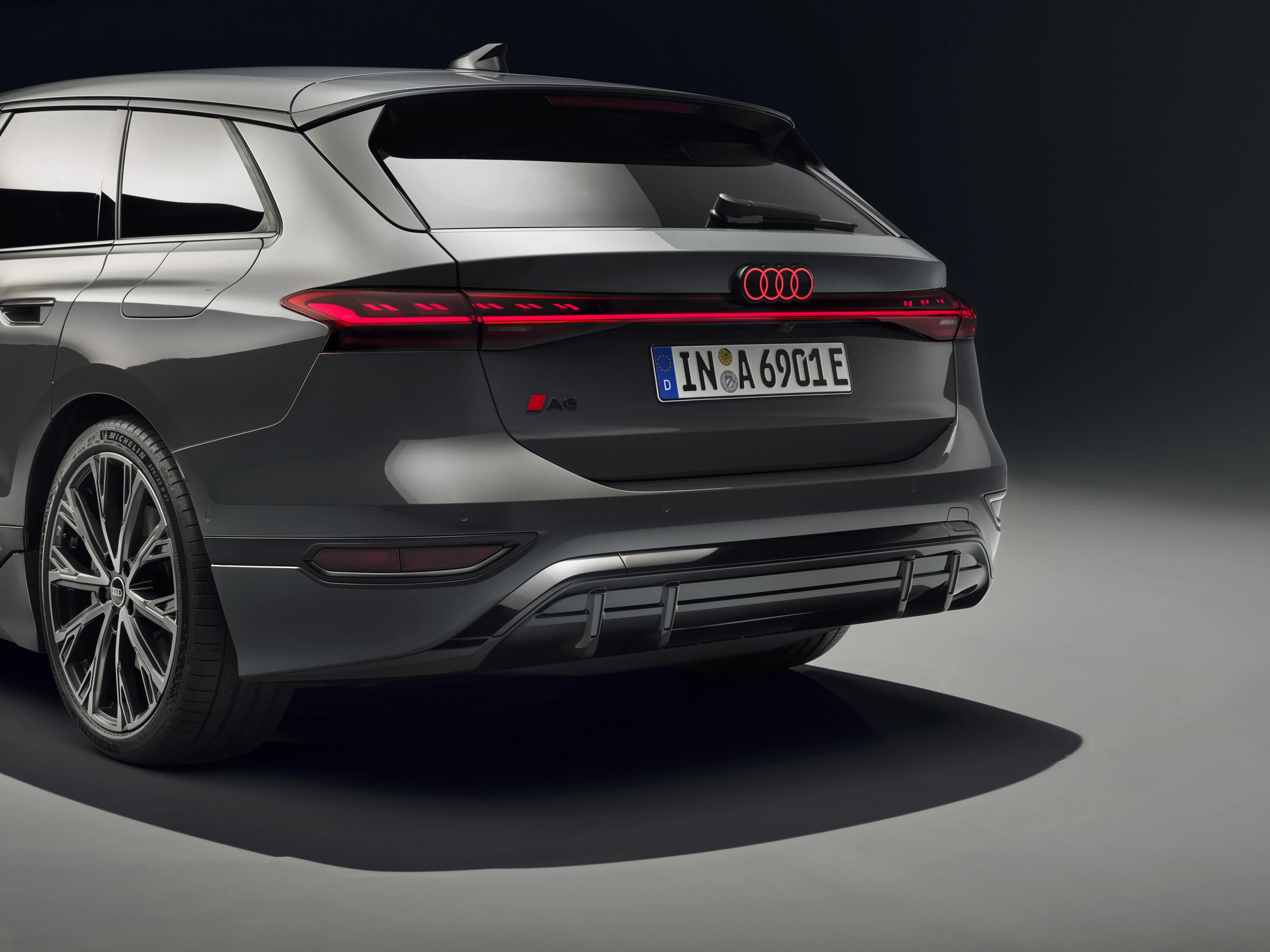 Audi S6 Avant e-tron rearlights view
