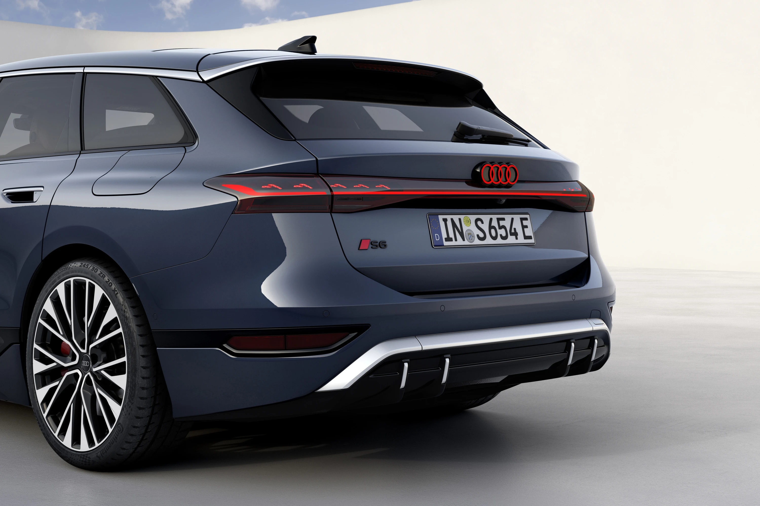 Audi S6 Avant e-tron exterior view