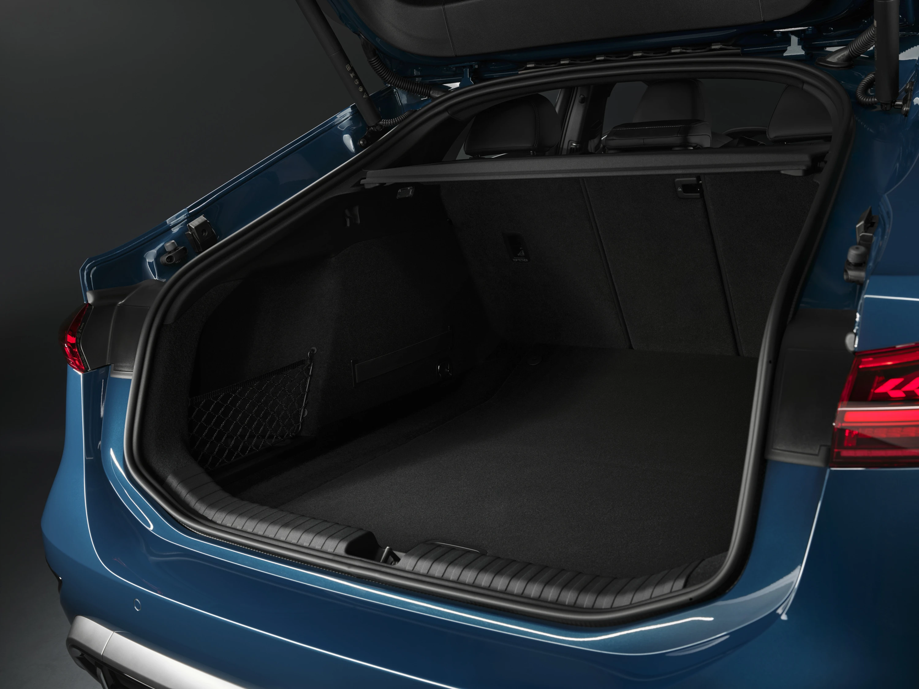 Audi S6 Sportback e-tron trunk view