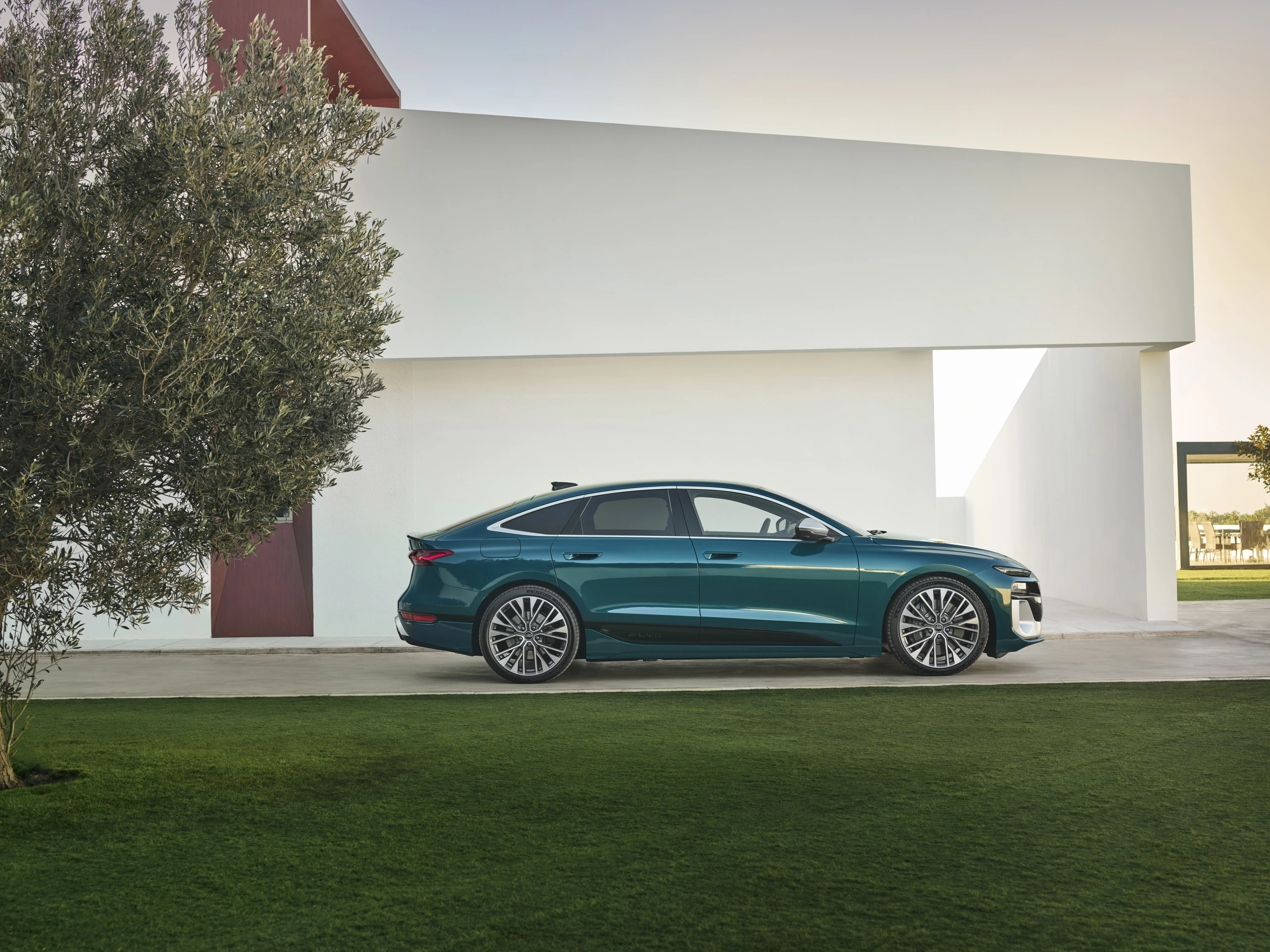 Audi S6 Sportback e-tron exterior view