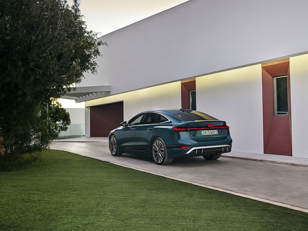 Audi S6 Sportback e-tron exterior view