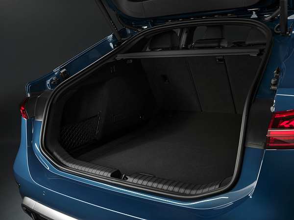 Audi S6 Sportback e-tron trunk view