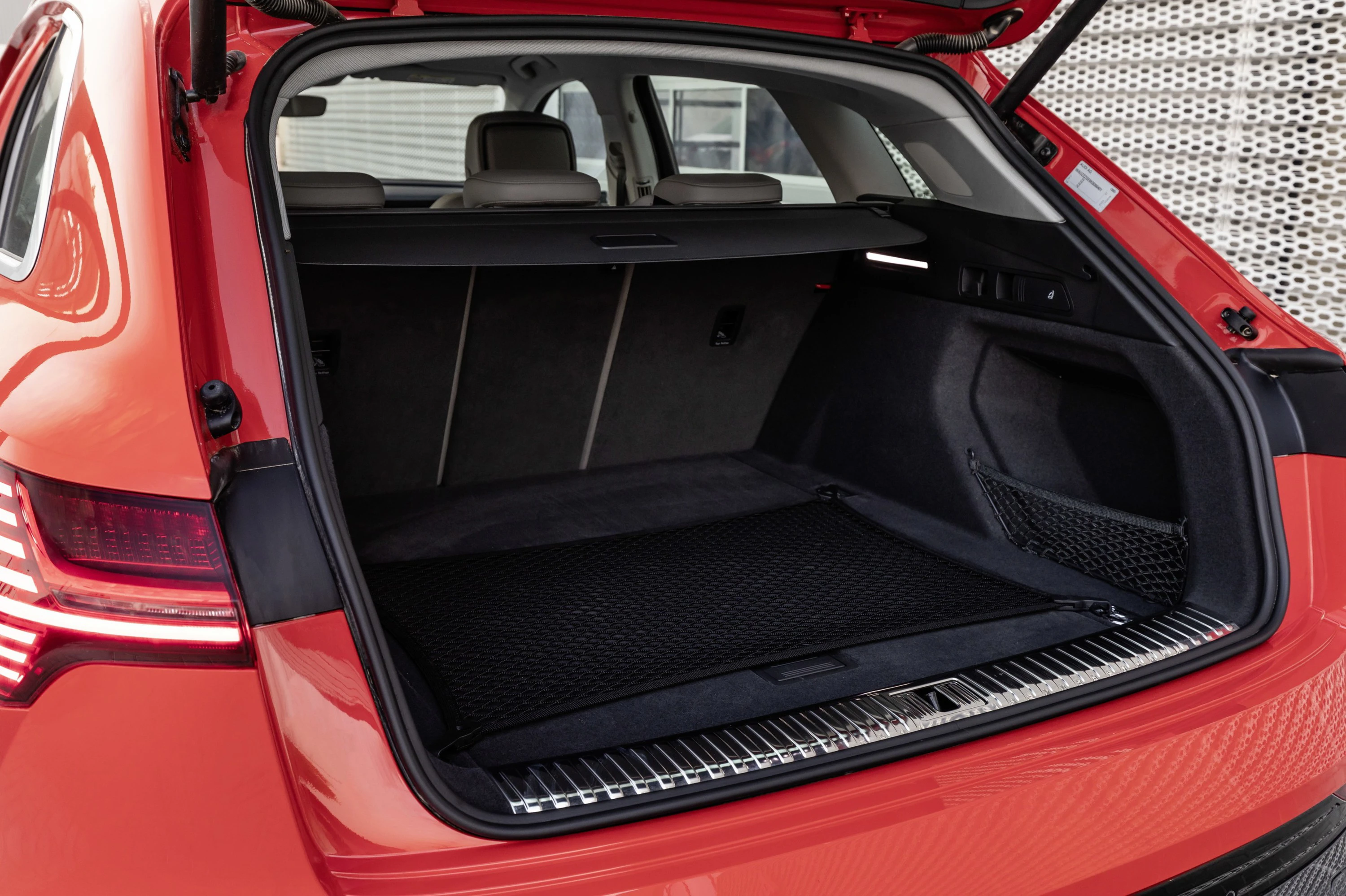 Audi e-tron 50 trunk view