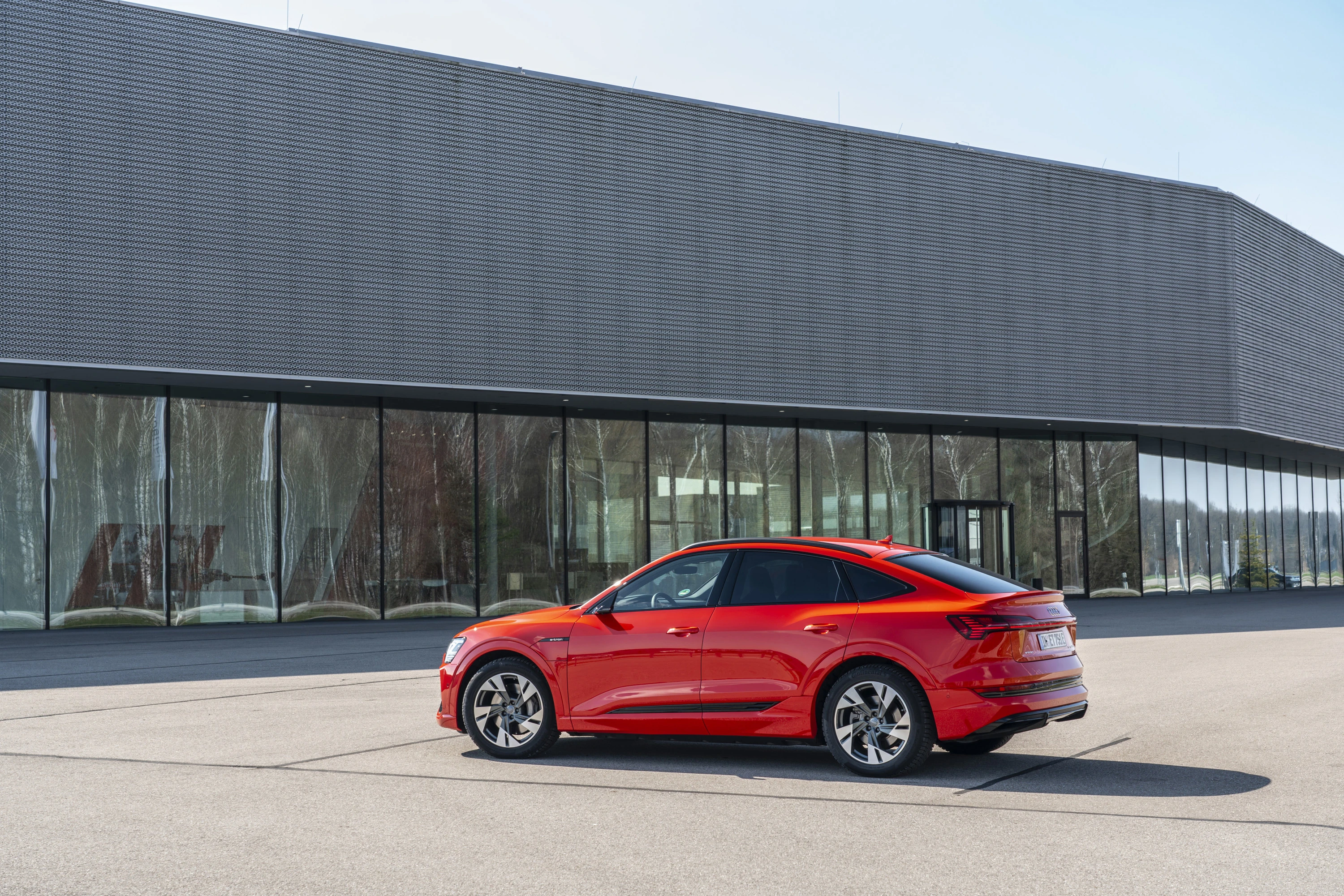 Audi e-tron 55 Sportback exterior view