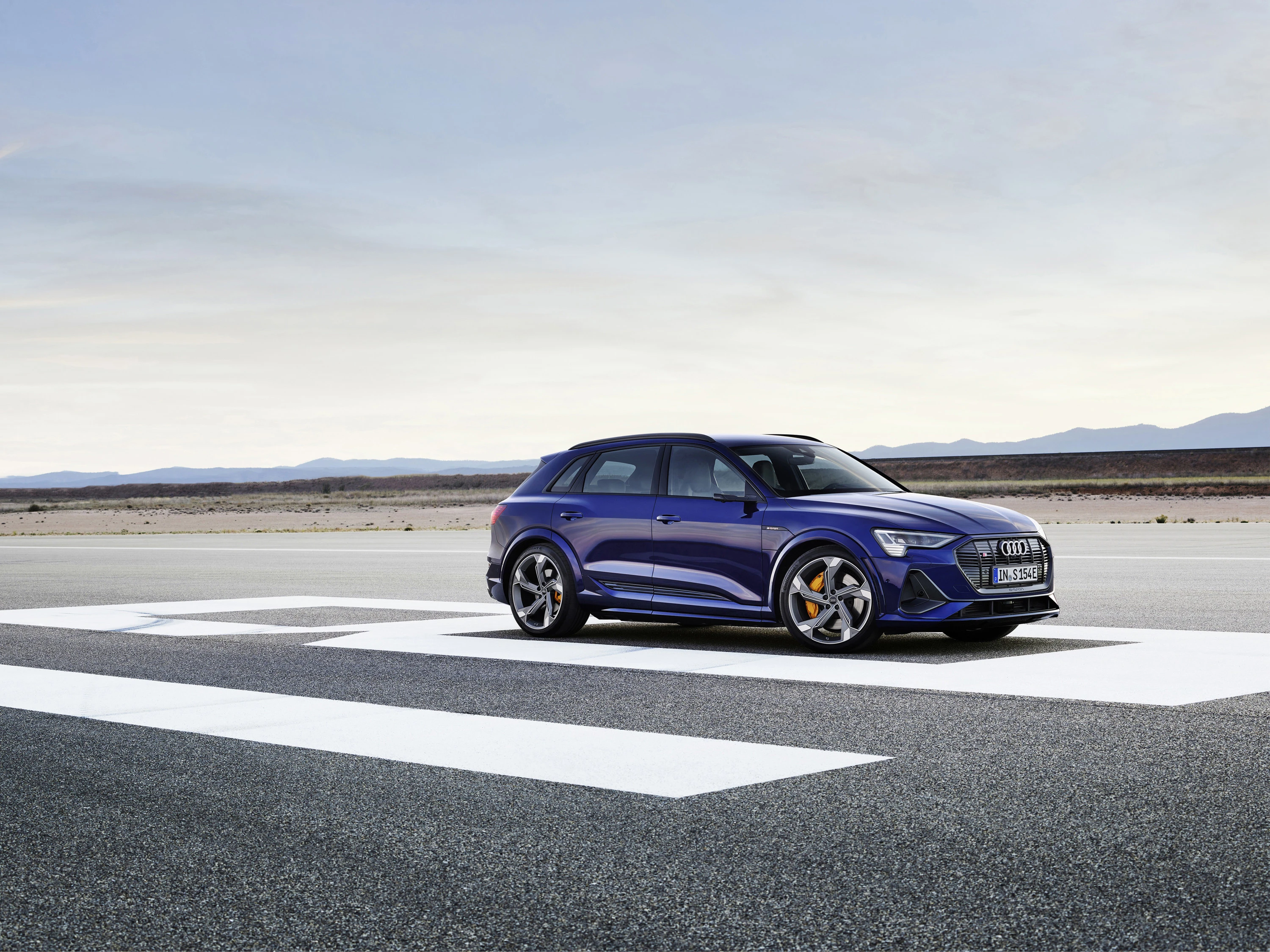 Audi e-tron S exterior view