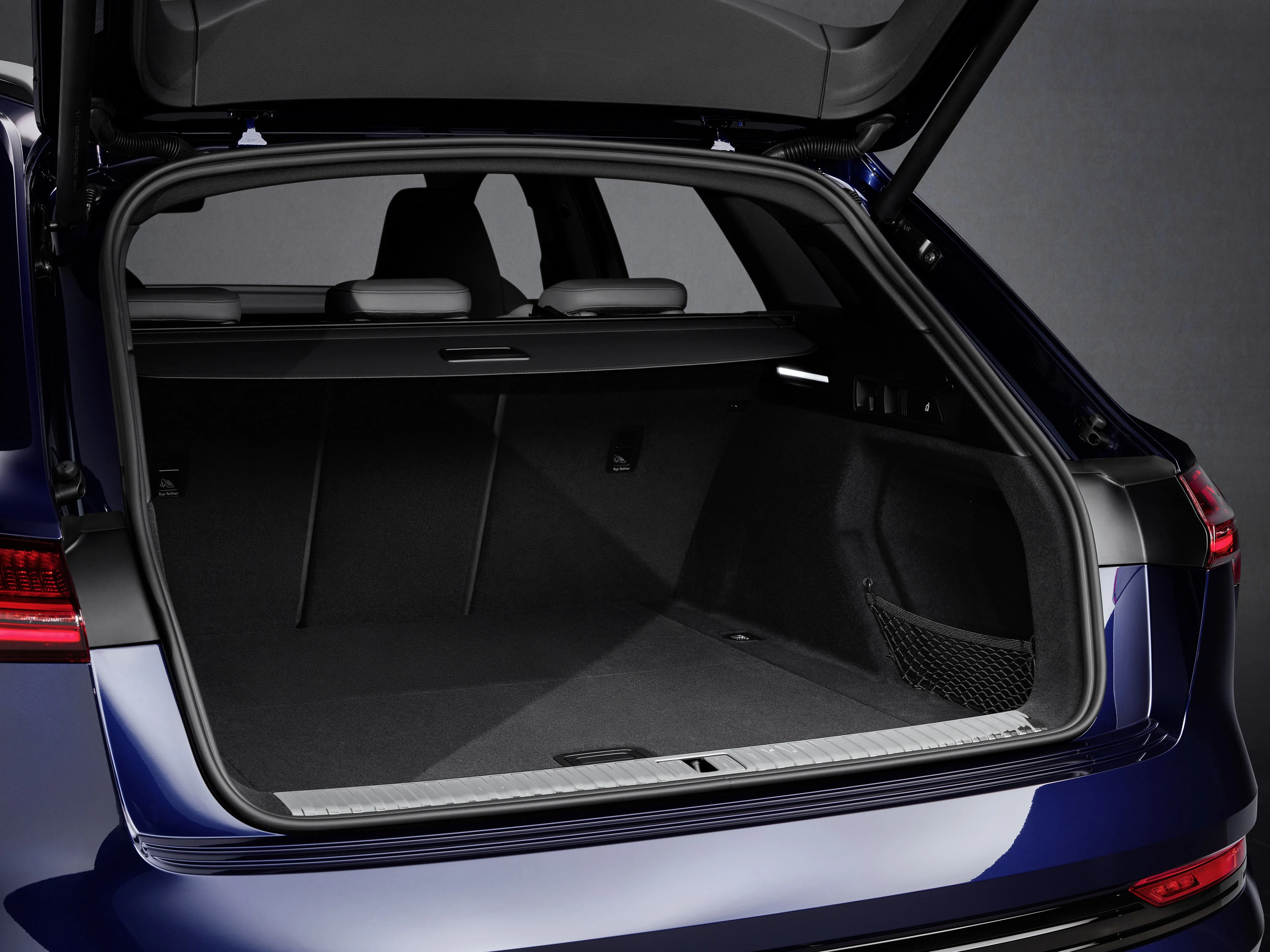 Audi e-tron S trunk view