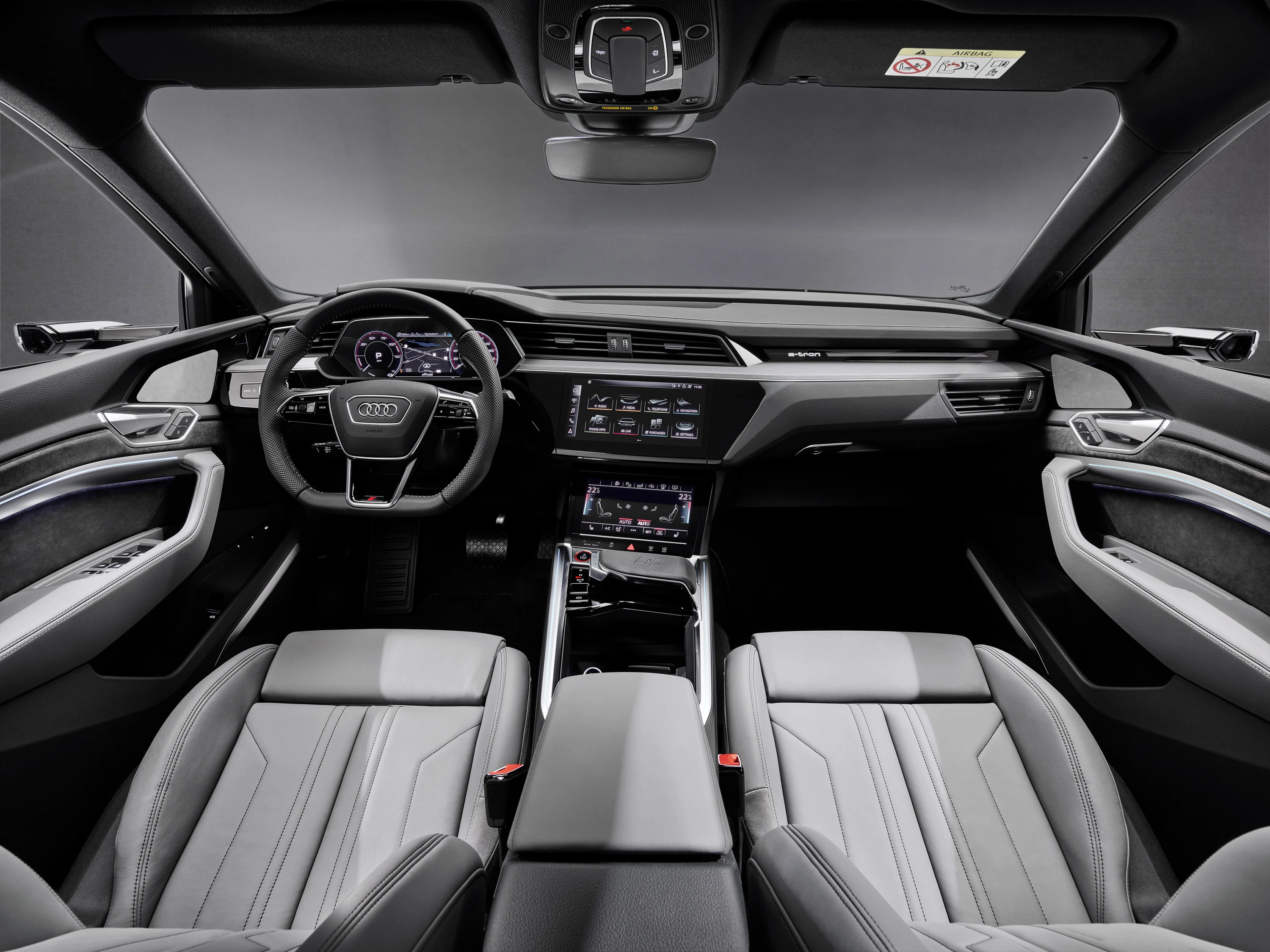 Audi e-tron S Sportback screens view