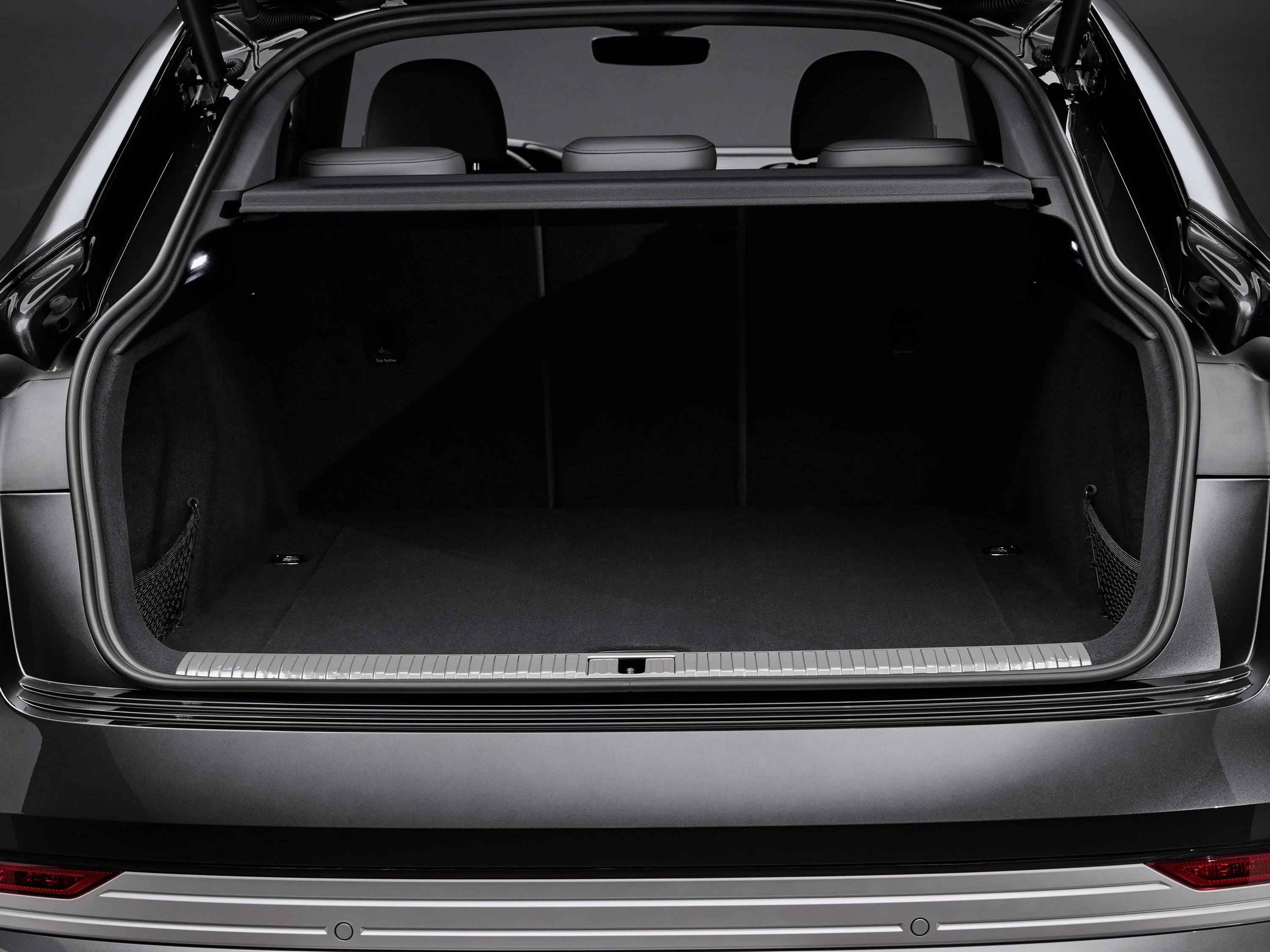 Audi e-tron S Sportback trunk view