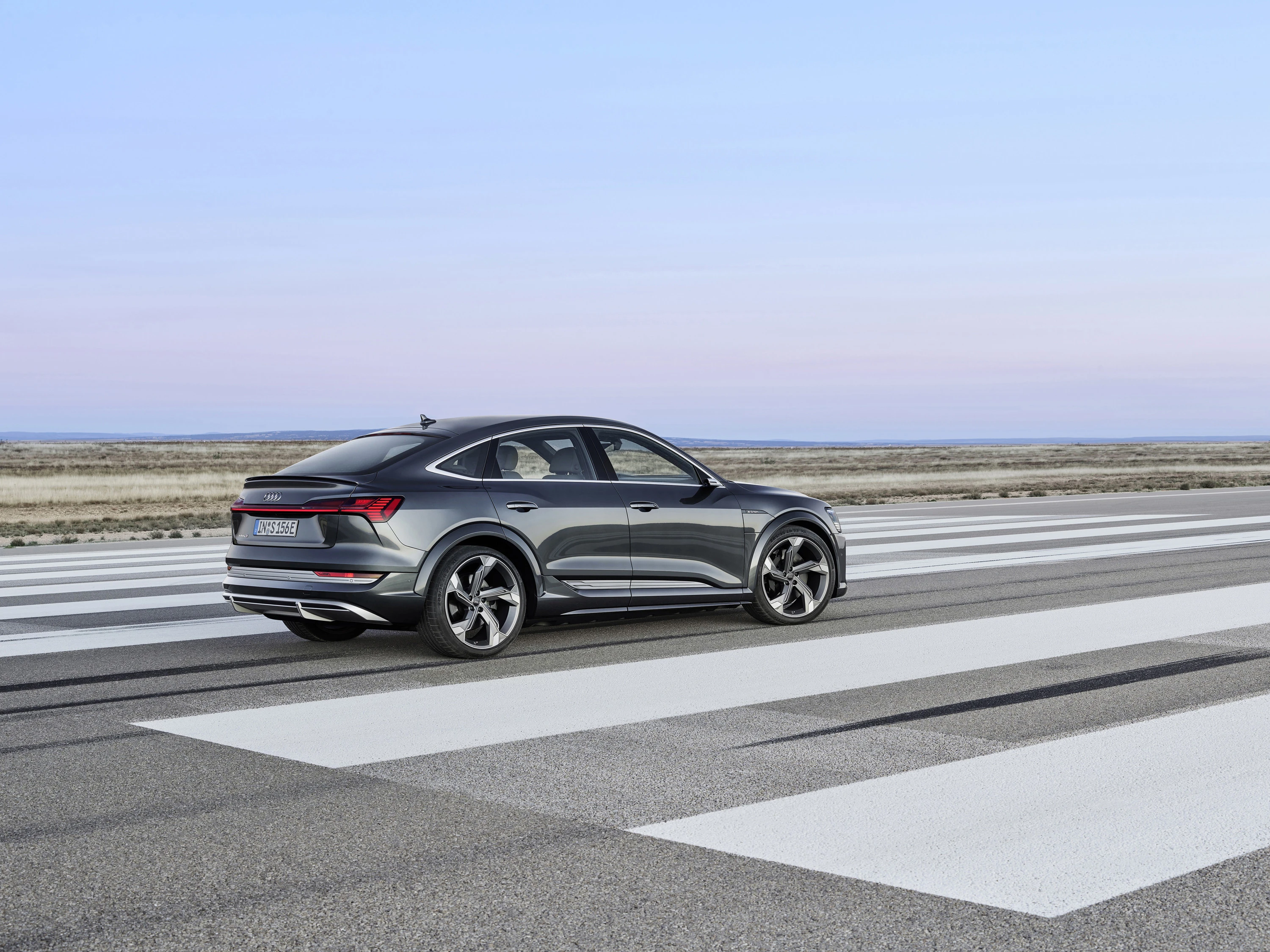 Audi e-tron S Sportback exterior view