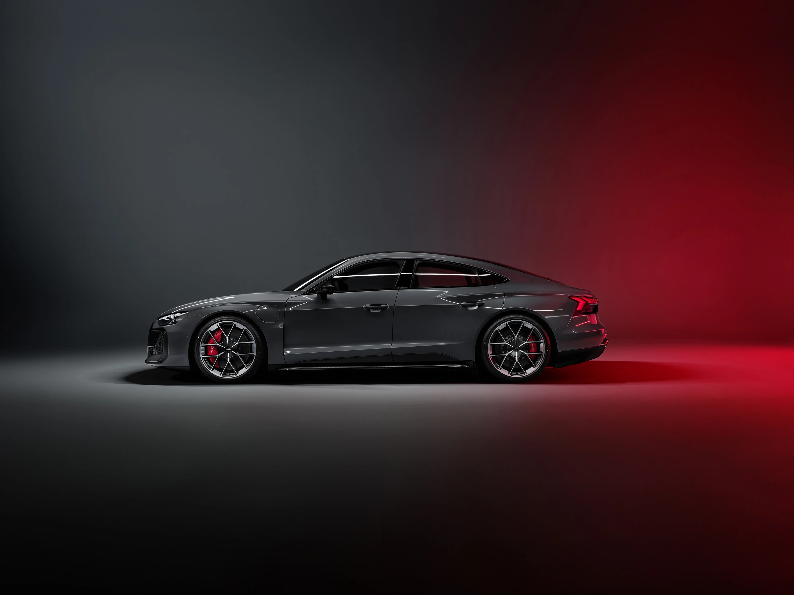 Audi RS e-tron GT exterior view