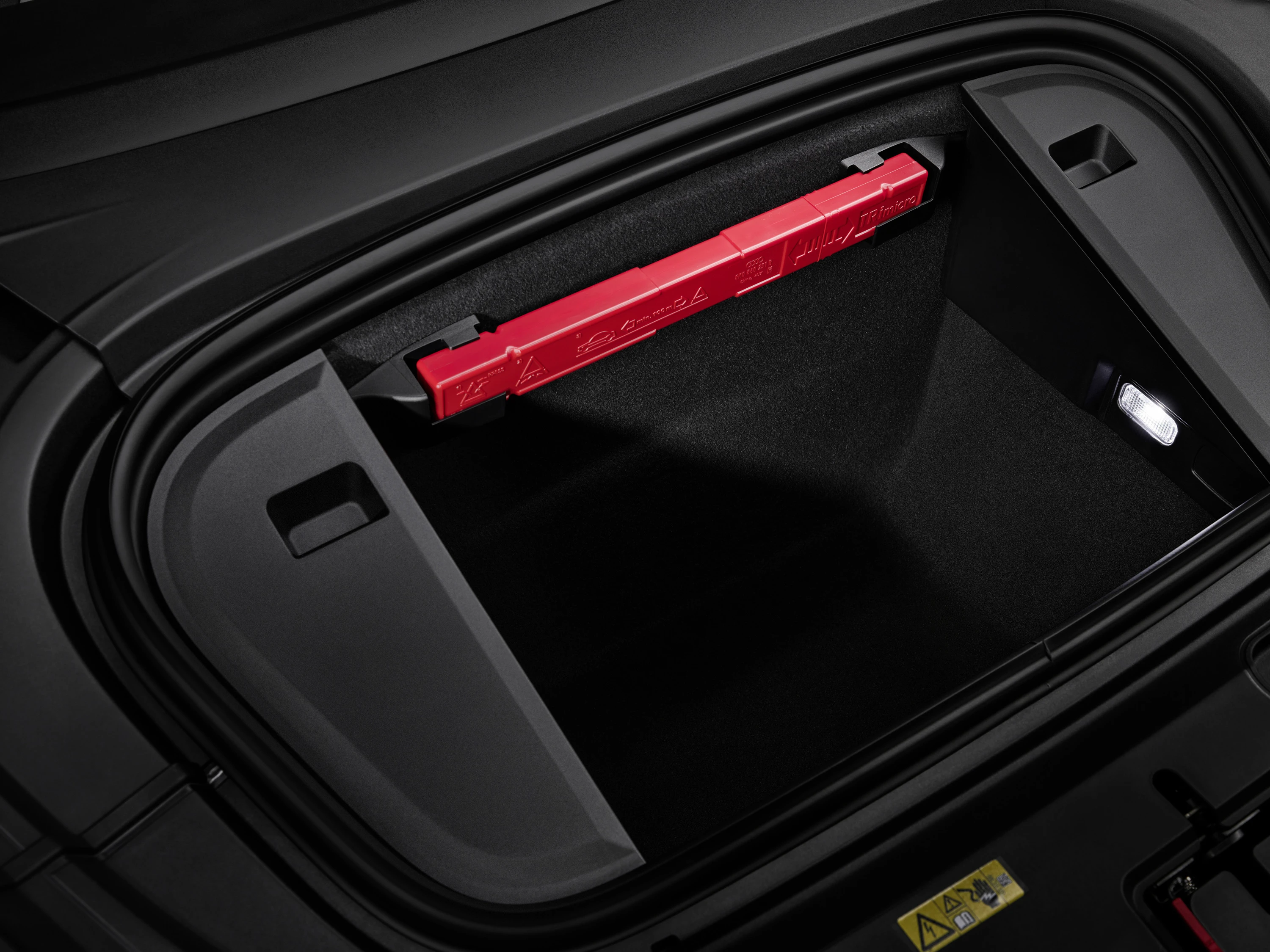 Audi RS e-tron GT frunk view