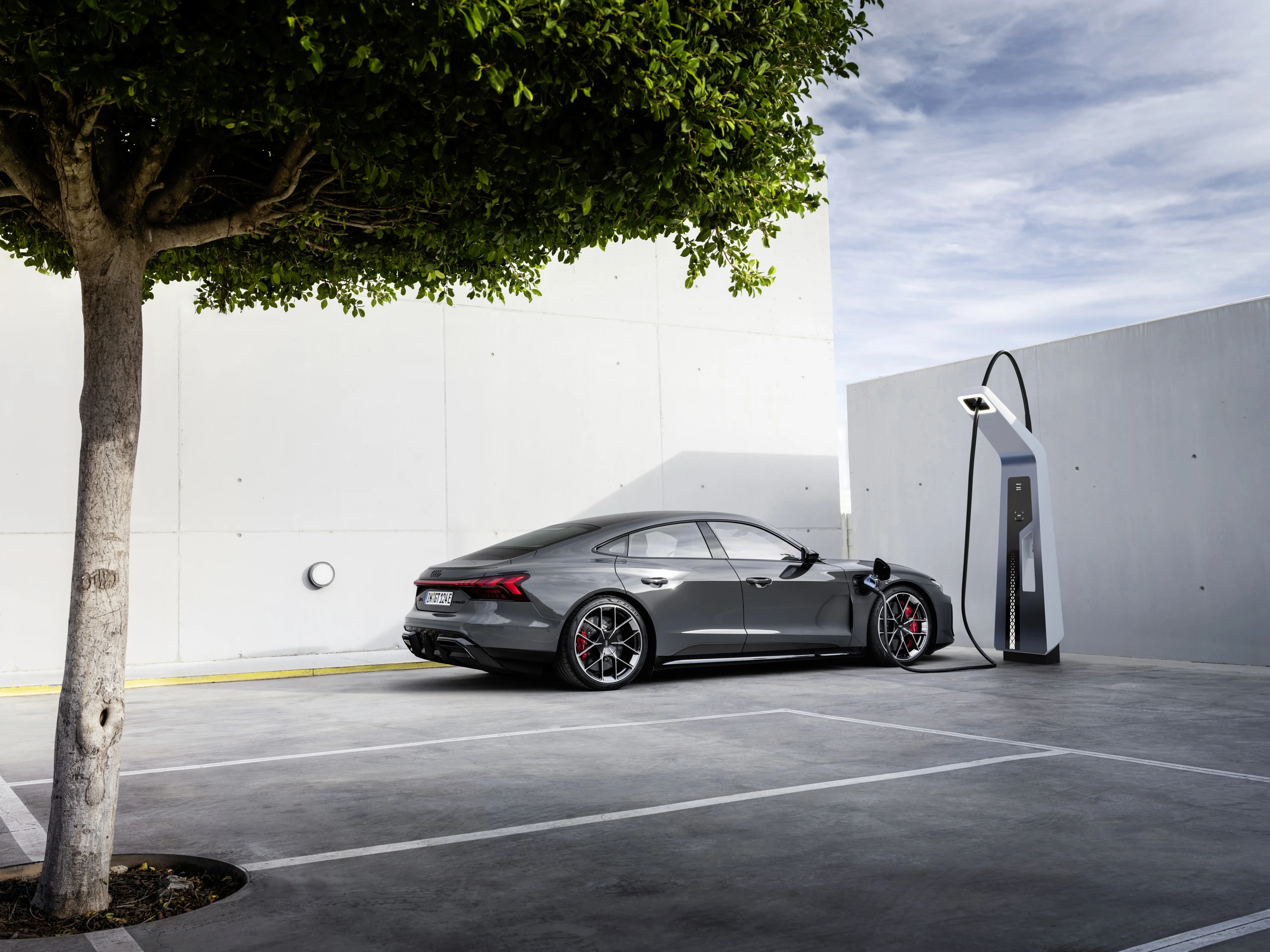 Audi RS e-tron GT charging view