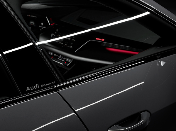 Audi RS e-tron GT details view