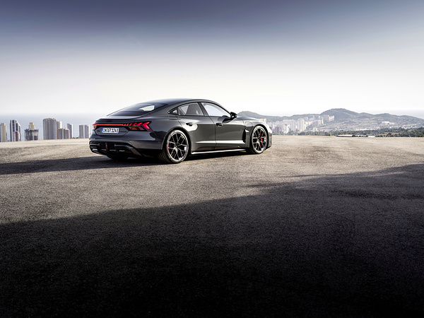 Audi RS e-tron GT exterior view