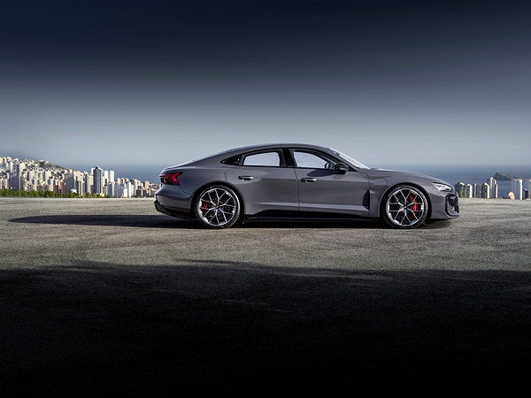 Audi RS e-tron GT exterior view