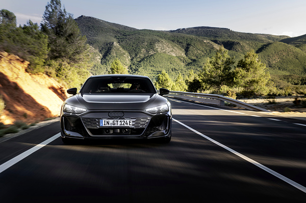Audi RS e-tron GT headlights view