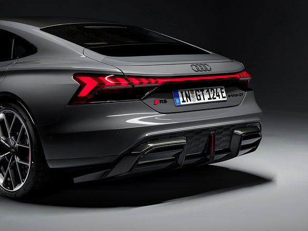 Audi RS e-tron GT rearlights view