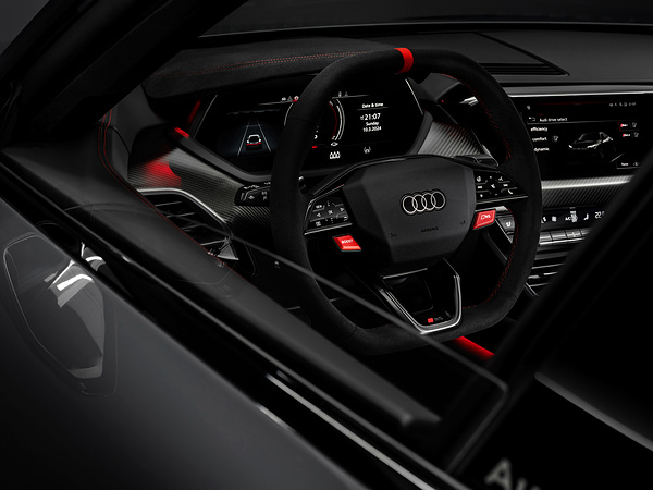 Audi RS e-tron GT screens view