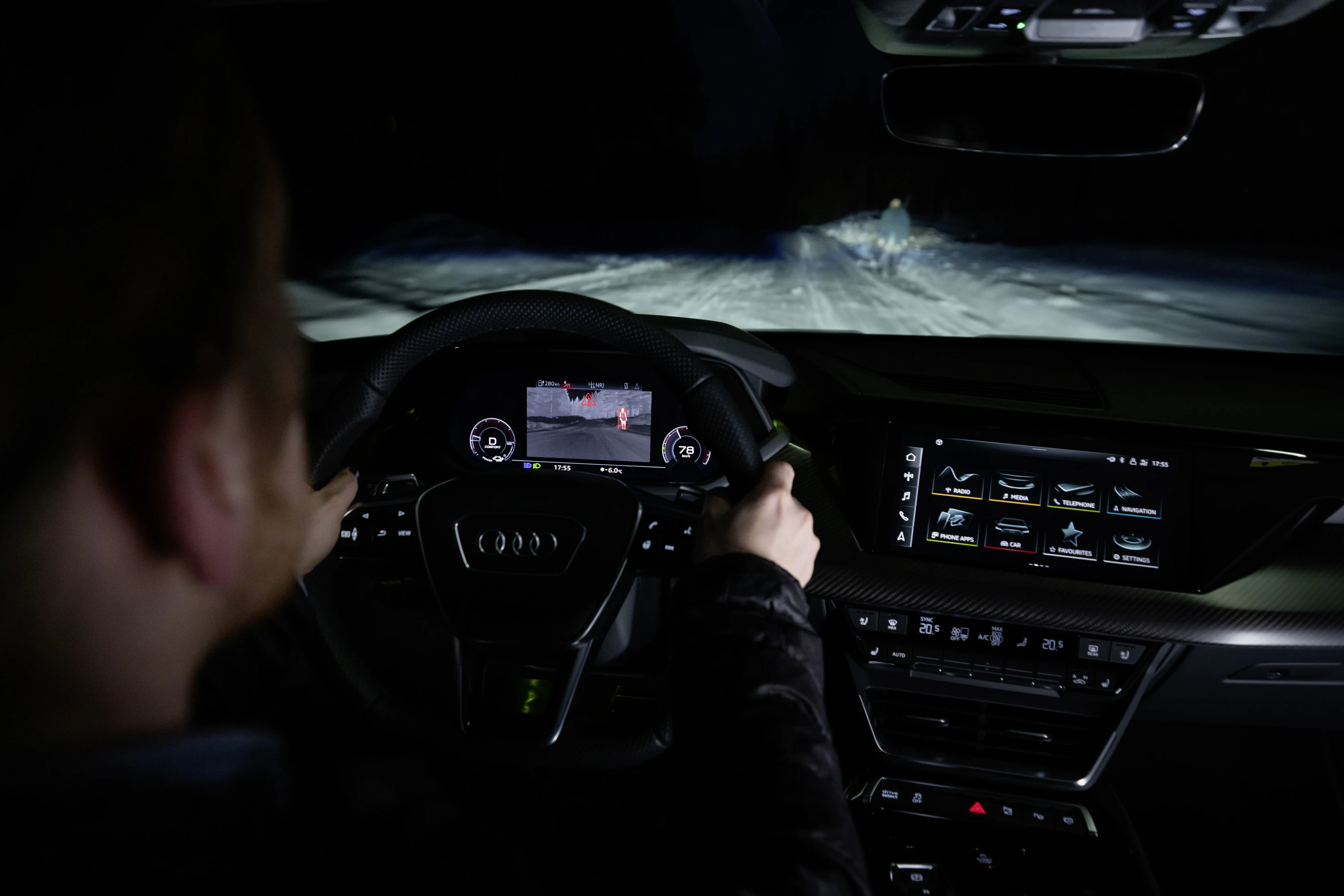 Audi RS e-tron GT (GEN1) screens view
