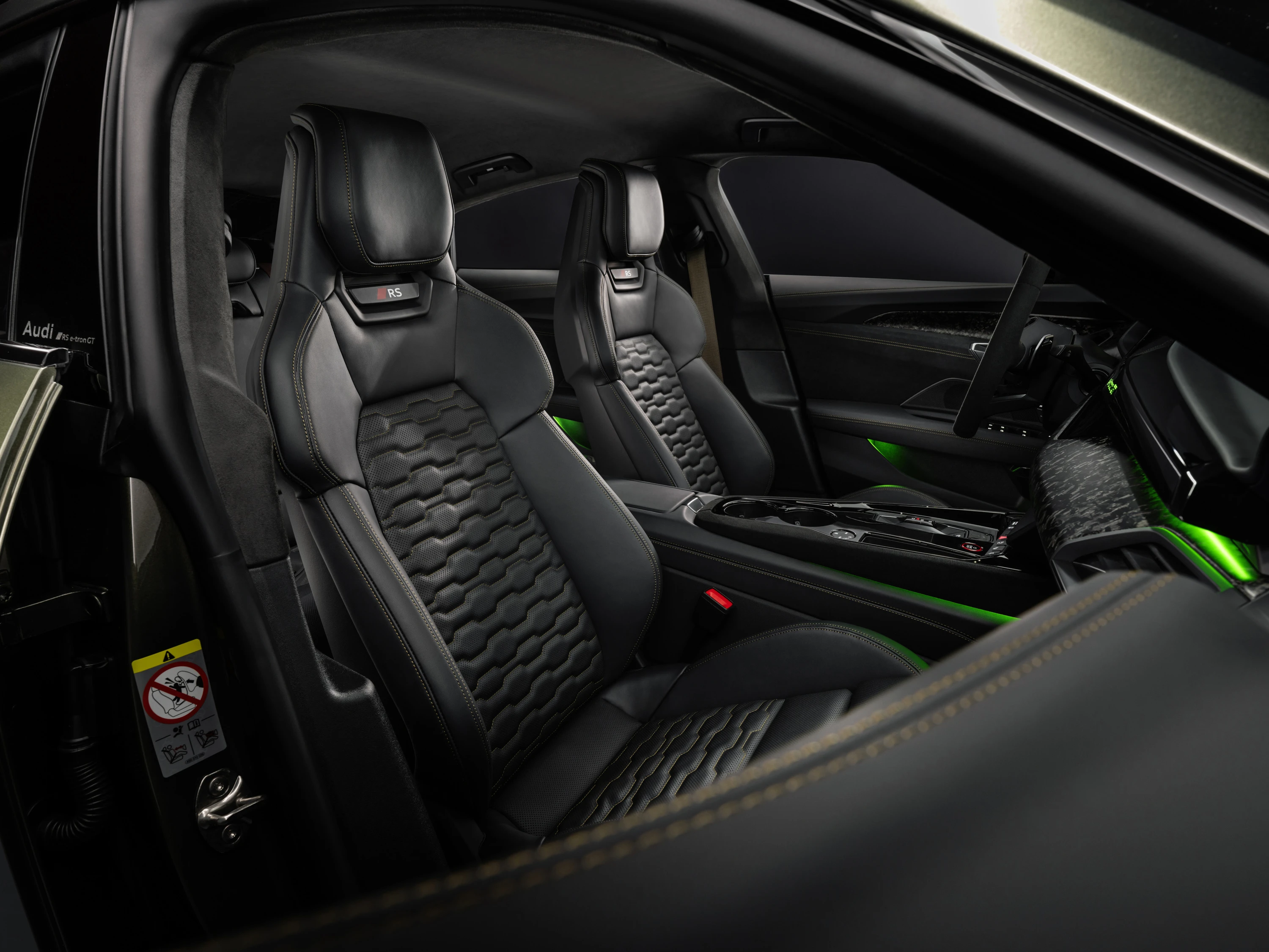 Audi RS e-tron GT performance frontseats view