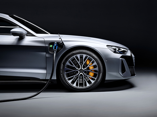 Audi S e-tron GT chargeport view