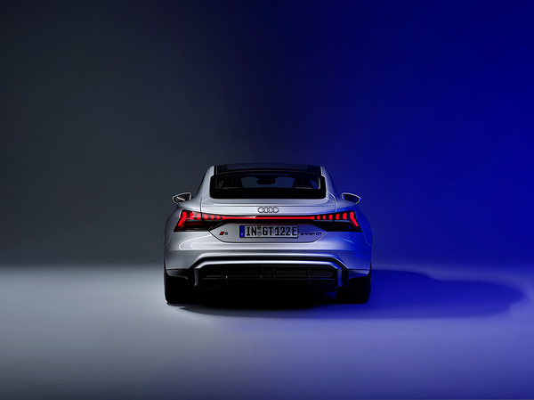 Audi S e-tron GT rearlights view