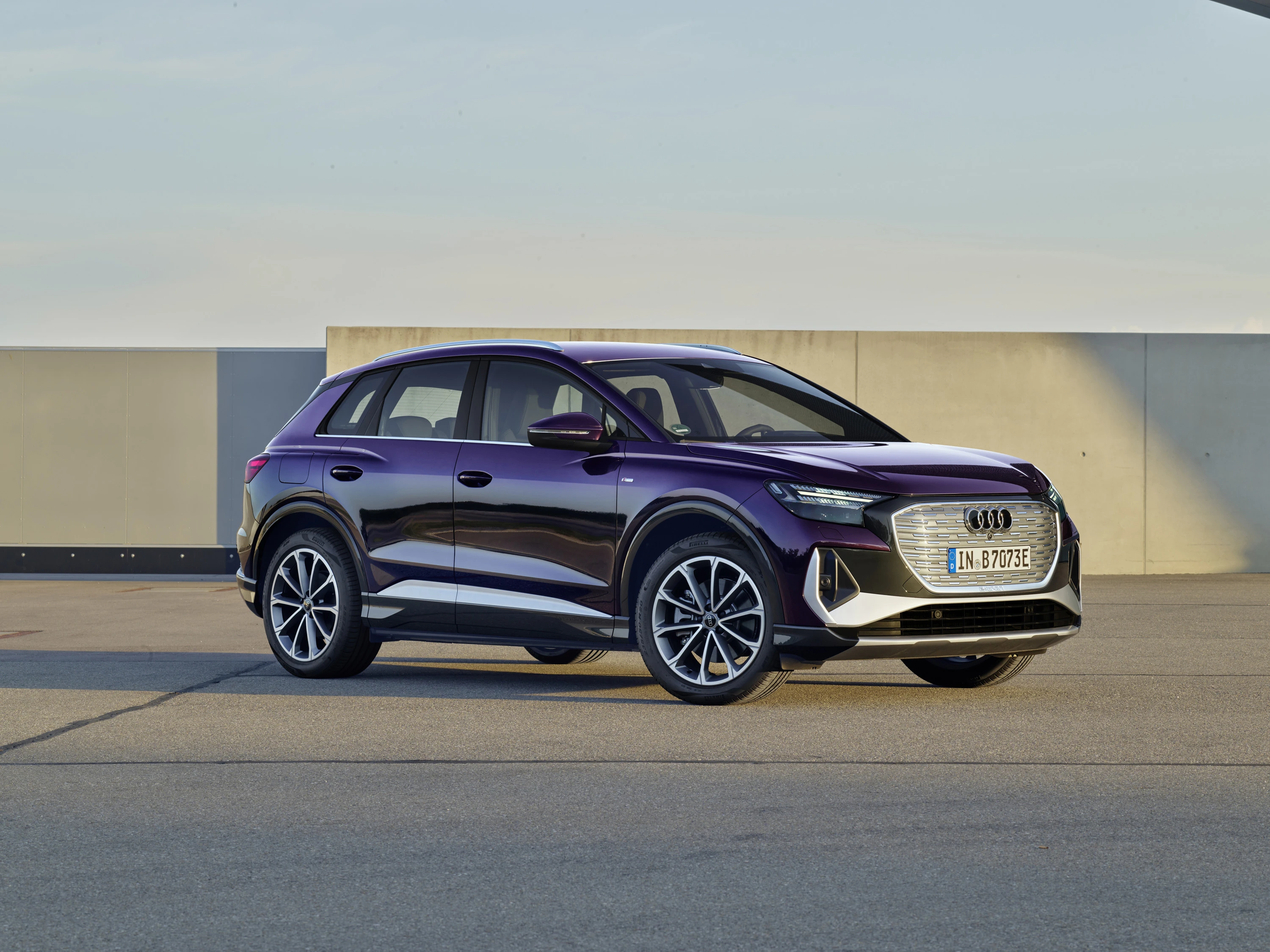 Audi Q4 35 e-tron exterior view