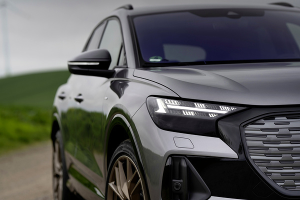 Audi Q4 35 e-tron headlights view