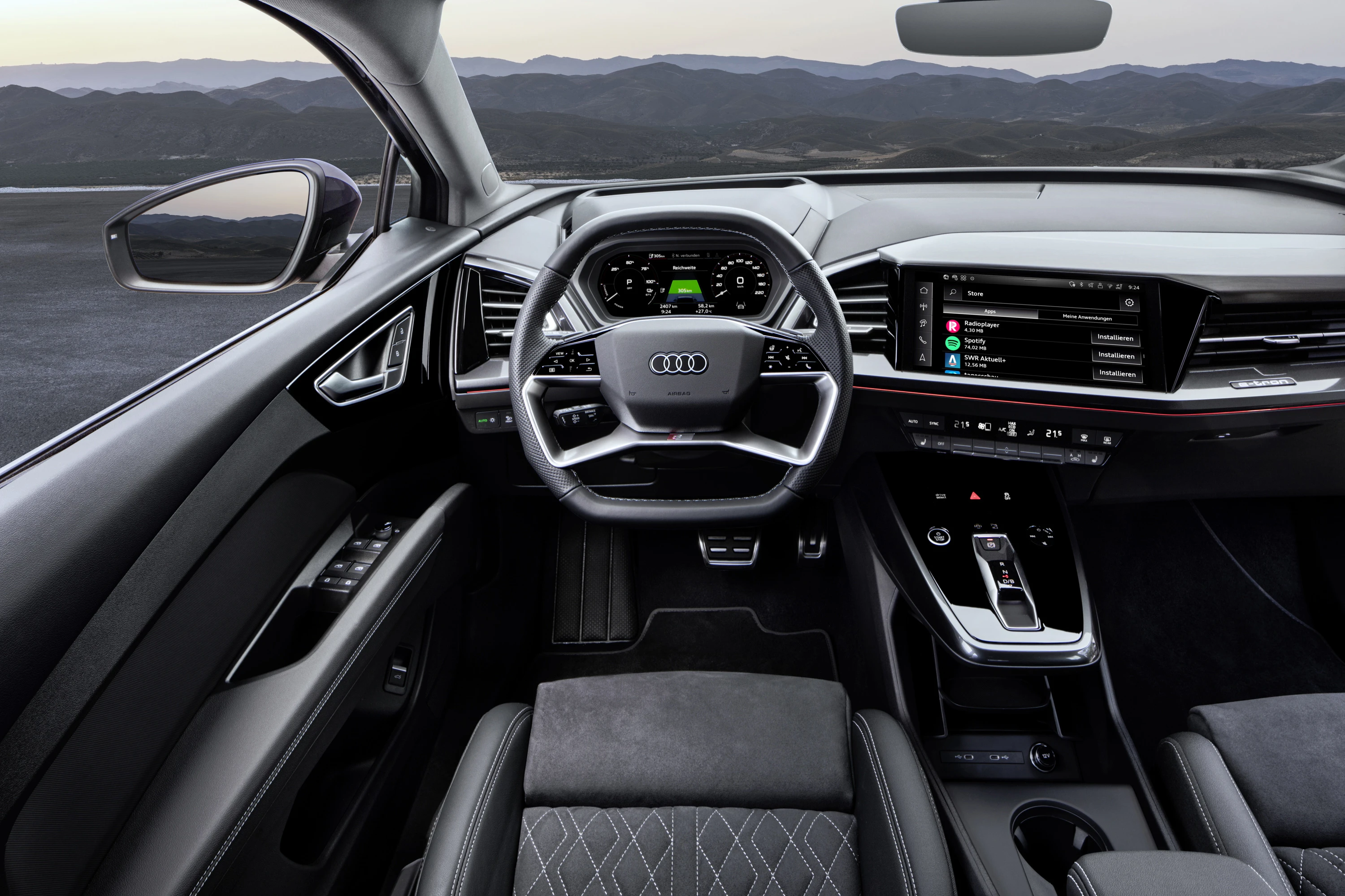 Audi Q4 35 e-tron screens view