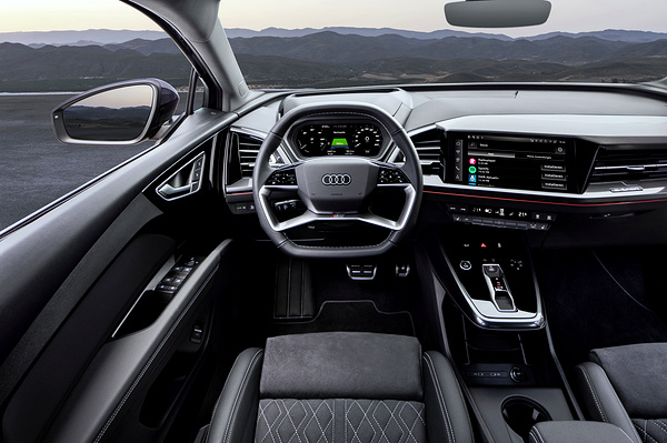 Audi Q4 35 e-tron screens view