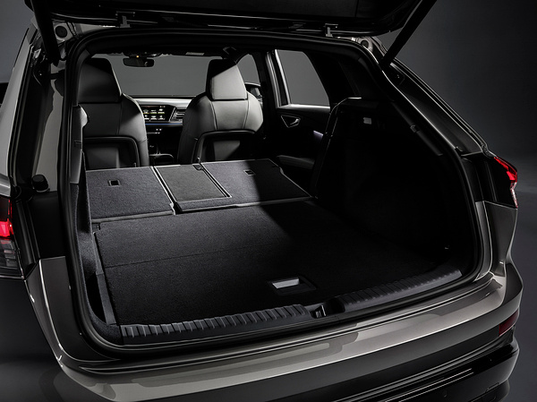 Audi Q4 35 e-tron trunk view