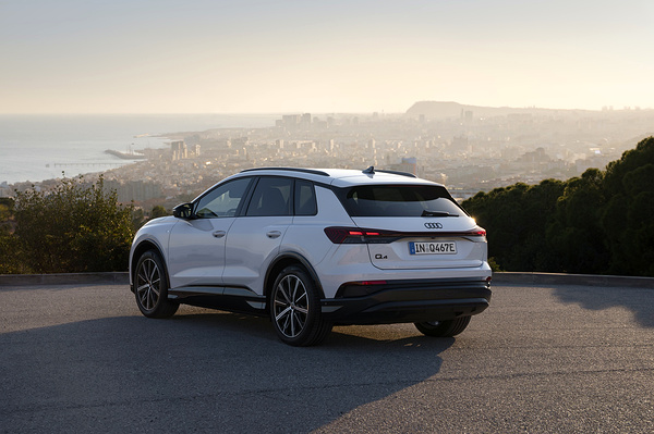 Audi Q4 40 e-tron exterior view