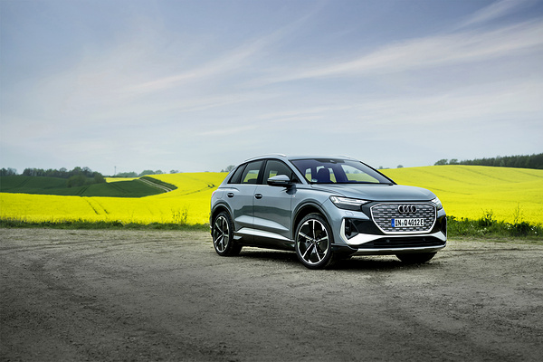 Audi Q4 40 e-tron exterior view